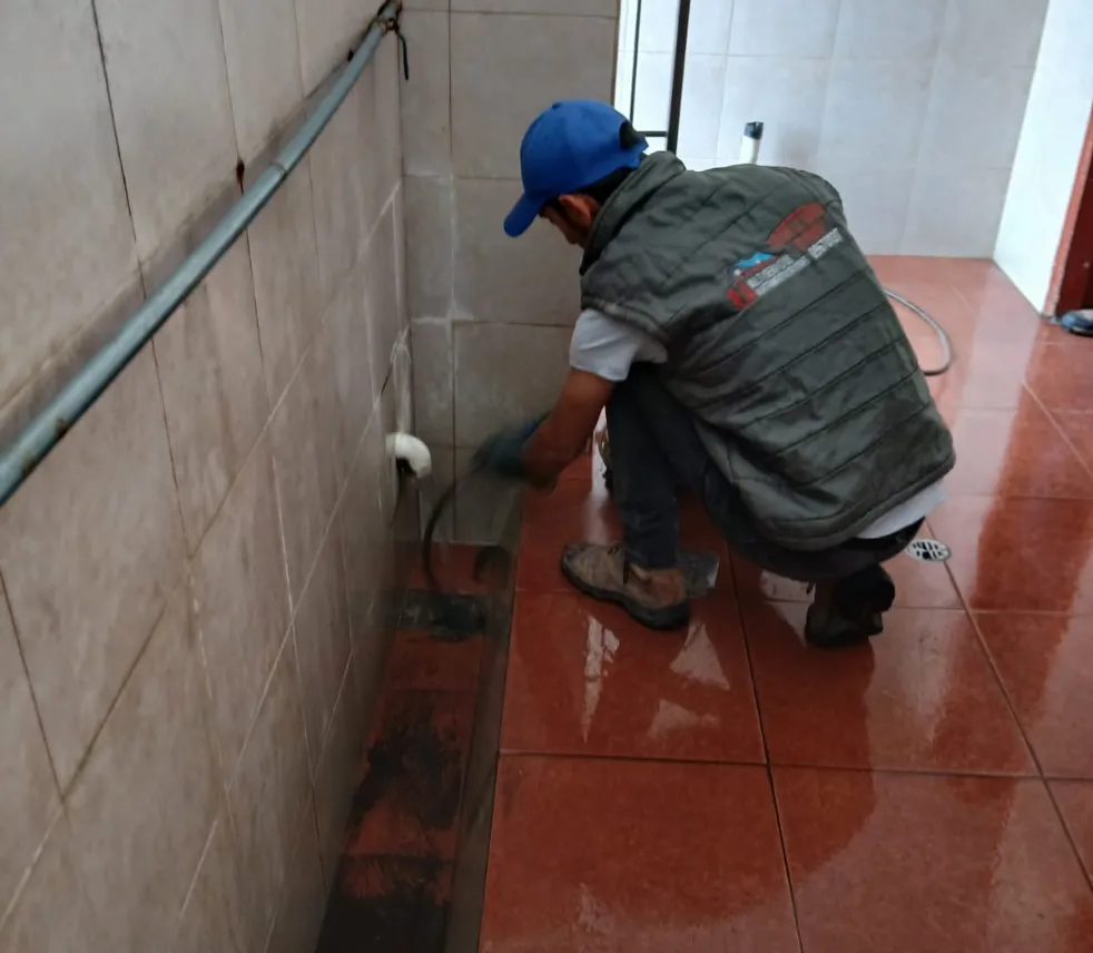 Cobertura de destape y plomería desde Riobamba hacia ciudades cercanas